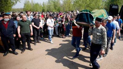 Министр образования Татарстана попросил прощения у погибшей учительницы