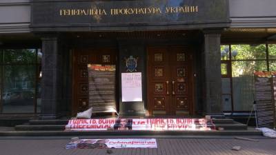 Медведчук заявил, что не будет скрываться от правоохранительных органов