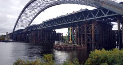 Фискалы подозревают уклонение от налогов при строительстве Подольского моста