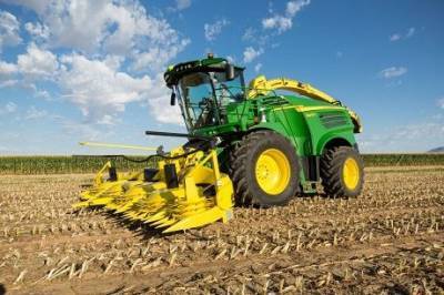 В Украину привезли новейшие тракторы на $100 млн