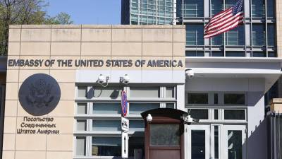 Посольство США в Москве прекратило выдачу виз россиянам