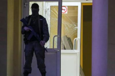 Расстрел в Казани: 19-летнего парня, устроившего бойню в школе, арестовали