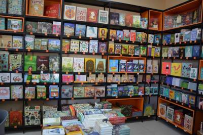 С 16 июля не менее 50% названий книг, продаваемых в магазинах Украины, должны быть на украинском языке