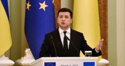Facebook спалила Зеленского: "ботоферма" служит украинскому президенту