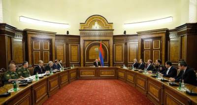 Никол Пашинян проводит заседание Совета безопасности