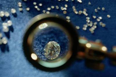 Крупнейший бриллиант из России продали за десятки миллионов франков