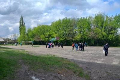 В Луганской области двое школьников устроили резню на спортплощадке