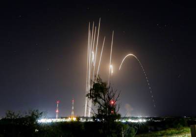 Ночной обстрел Гуш-Дана: ракеты попали в жилые дома в Петах-Тикве и Ришоне