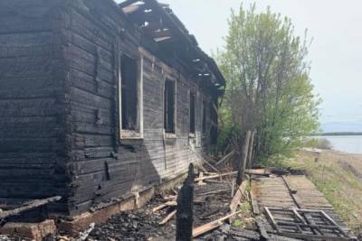 В Хабаровском крае в пожаре погибла супружеская пара