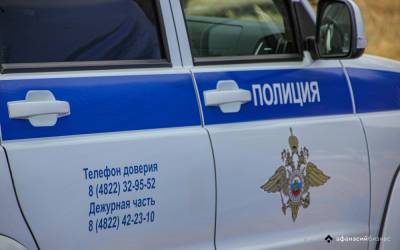 В Тверской области две девушки попались на краже телефона
