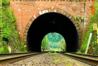 Для движения транспорта в районе Мокрушина в Томске временно открыли тоннель