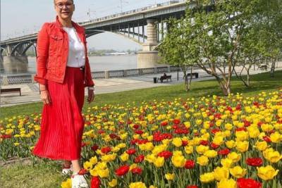 Тюльпаны расцвели на Михайловской набережной в Новосибирске: фото