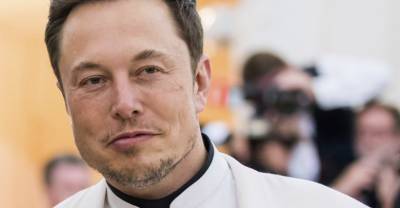 Илон Маск приостановил продажу Tesla за биткоины и обрушил курс криптовалюты