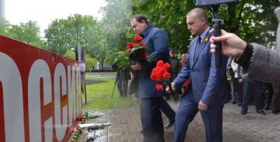 ДНР почтила память погибших в Казани. Украина отказалась