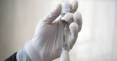 Стало известно, от какой вакцины больше всего побочных реакций в Украине
