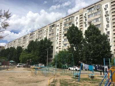 В Астрахани пожарные эвакуировали жильцов многоэтажки в Советском районе