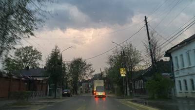 Улицы Торжка Тверской области из-за сильного ветра остались без освещения