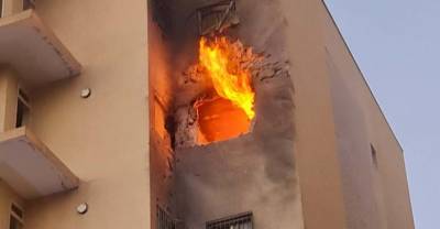 В Израиле ракета попала прямо в окно жилого дома, ранена шестилетняя девочка