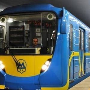 Киевское метро попросило власти поднять цену на проезд