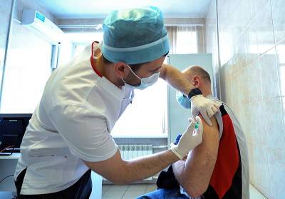 В Минске объявили о планах производства вакцины "Спутник Лайт"