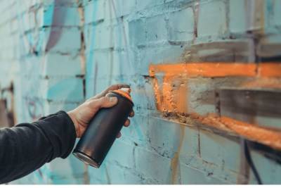 В Колпинском и Петроградском районах появятся официальные зоны для граффити