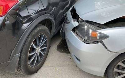 В Днепре водитель Mazda скончался за рулем и попал в ДТП