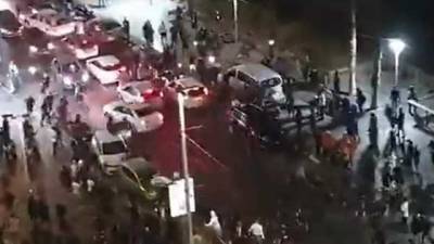 В Израиле жестоко избили арабского водителя, который не смог убежать от толпы