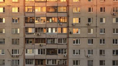 Мальчик пережил падение из окна пятого этажа в Москве