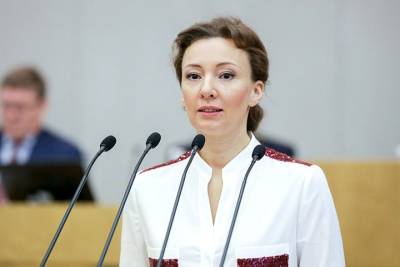 Кузнецова заявила о необходимости наградить учителей, защищавших детей в Казани