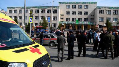 Директор казанской школы, в которой была стрельба, объяснила отсутствие охраны