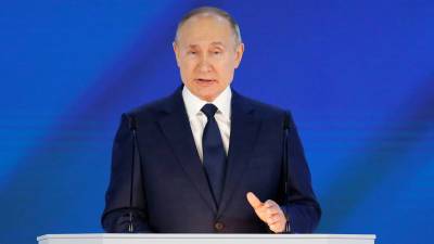 Путин назвал стрельбу в казанской школе варварским преступлением