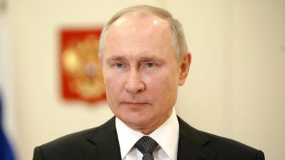 Путин поручил наградить преподавателей школы в Казани