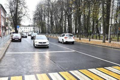 В мэрии Ярославля рассказали как восстановят асфальтовое покрытие на дороге БКД