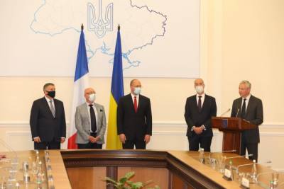 Україна та Франція підписали чотири міжурядові угоди на суму 1 мільярд 300 мільйонів євро