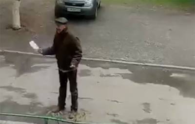 В Таганроге мужчина с ножом угрожал пассажирам маршрутки