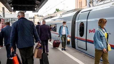 ОЖД запустит больше двухэтажных поездов между Москвой и Петербургом