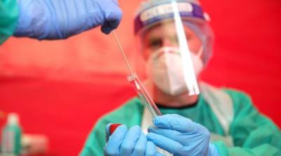 В Британии проводят испытания «ультрабыстрого» теста на коронавирус