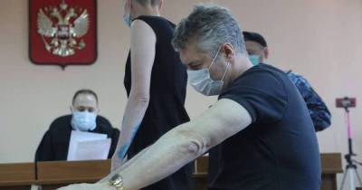 Экс-мэра Екатеринбурга Ройзмана арестовали на 9 суток и приговорили к 30 часам обязательных работ