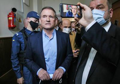 "Просто политическая борьба": что не так с уголовным делом против Медведчука