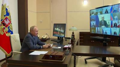 Президент начал совещание с правительством с минуты молчания в память о погибших в казанской школе