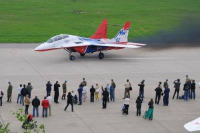 «Русские витязи» и «Стрижи» примут участие в авиашоу в подмосковной Кубинке
