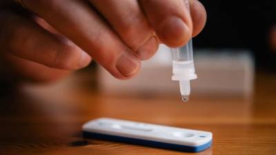 Остерегайтесь фальшивых тестов на коронавирус: где они продаются и как их распознать
