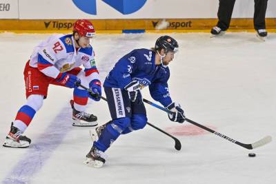 Сборная России по хоккею потерпела первое поражение в сезоне Евротура