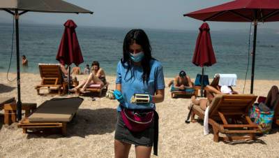 Греция начинет принимать привитых «Спутником V» туристов