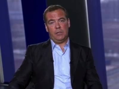 Медведев прокомментировал обвинения против Медведчука