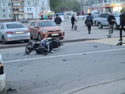 Мужчина с ребёнком на мотоцикле пострадали в ДТП с Lada в Кемерове