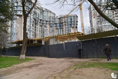 Одесский суд приостановил скандальную стройку на Лидерсовском бульваре