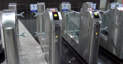 Москвичам разрешат "платить лицом" за проезд в метро