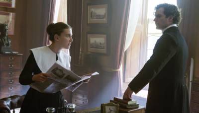 Шерлок Холмс - Генри Кавилл - Бобби Браун - Netflix объявил, что снимет вторую часть «Энолы Холмс» - rusjev.net