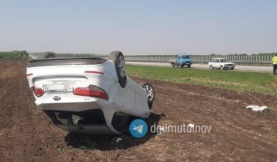 В Башкирии на трассе М-5 автомобиль перевернулся в кювете, есть пострадавшие